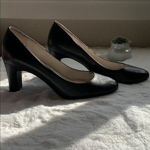 Tahai Block Heel Pump “Polly” size 9, black